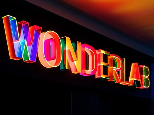 让色彩，随时间起舞