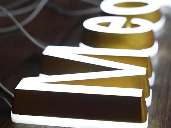 纯亚克力雕刻，小巧、精致、高辨识度